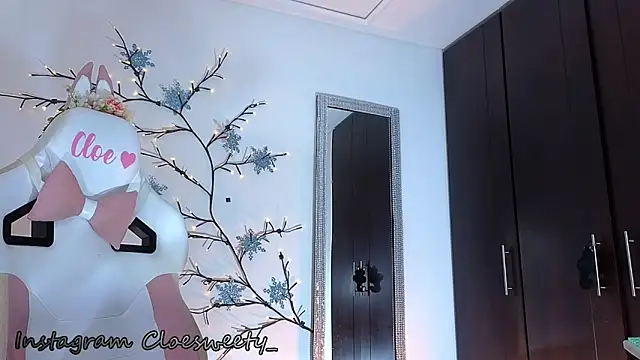 Cloesweety online show from December 25, 2024, 8:17 pm