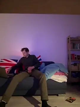 Snapshot of user0p315 chatting on December 14, 2025, 1:00 am user0p315 online show from December 14, 2025, 1:00 am