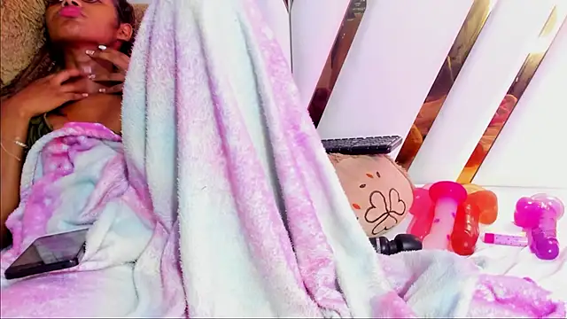 Snapshot of Ebony_beautifull chatting on December 27, 2024, 8:24 am Ebony beautifull online show from December 27, 2024, 8:24 am