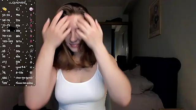 Snapshot of ThreeshaWhite chatting on February 14, 2026, 5:15 am ThreeshaWhite online show from February 14, 2026, 5:15 am