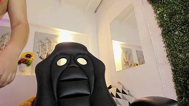 Abby Mae  online show from November 30, 2025, 7:34 am