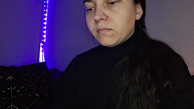 Cyndee Winter online show from December 17, 2024, 3:06 pm