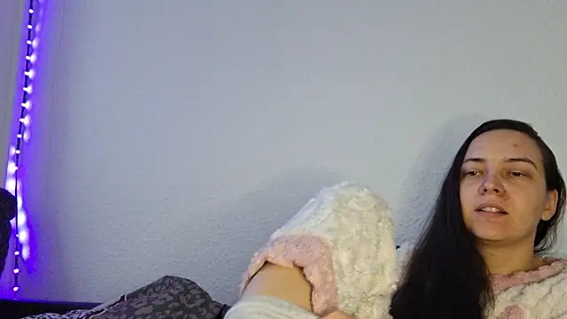 Cyndee Winter online show from December 21, 2024, 1:32 pm