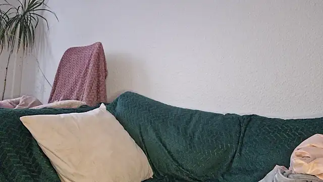 Cyndee Winter online show from November 25, 2025, 1:22 pm