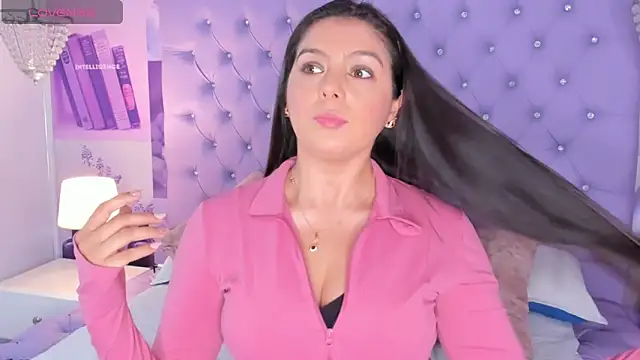 SamaraLincolnn online show from May 5, 2026, 5:43 pm