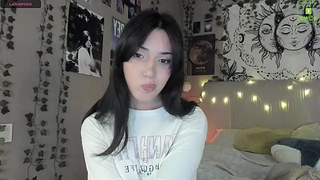 Snapshot of Anisawithlove chatting on March 21, 2025, 3:57 pm Anisawithlove online show from March 21, 2025, 3:57 pm