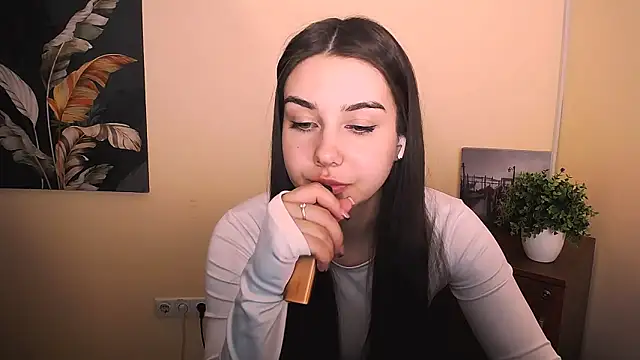 Lili magic online show from September 10, 2025, 12:27 pm