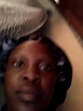 Snapshot of pretty_amaal chatting on December 21, 2024, 5:03 am pretty amaal online show from December 21, 2024, 5:03 am