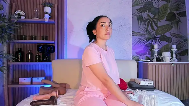 Snapshot of LIAH_IZUMI chatting on January 7, 2026, 1:13 pm LIAH IZUMI online show from January 7, 2026, 1:13 pm