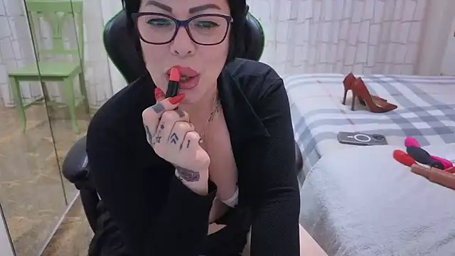 Snapshot of __Nina chatting on March 5, 2025, 4:13 pm Nina online show from March 5, 2025, 4:13 pm