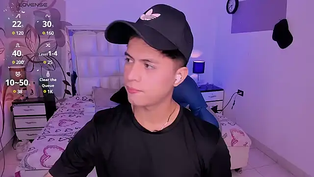 Snapshot of Niicky1_ chatting on December 11, 2024, 9:01 pm Niicky1 online show from December 11, 2024, 9:01 pm