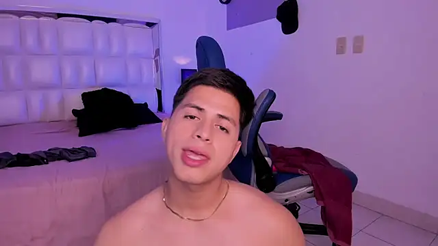 Snapshot of Niicky1_ chatting on December 29, 2024, 11:50 pm Niicky1 online show from December 29, 2024, 11:50 pm