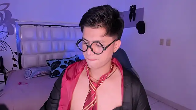 Snapshot of Niicky1_ chatting on January 21, 2025, 8:32 pm Niicky1 online show from January 21, 2025, 8:32 pm