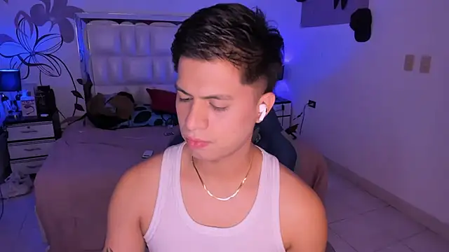 Snapshot of Niicky1_ chatting on January 30, 2025, 8:31 pm Niicky1 online show from January 30, 2025, 8:31 pm