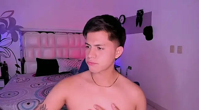 Snapshot of Niicky1_ chatting on February 22, 2025, 9:04 pm Niicky1 online show from February 22, 2025, 9:04 pm