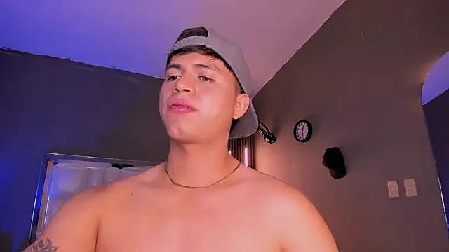 Snapshot of Niicky1_ chatting on March 11, 2025, 12:00 am Niicky1 online show from March 11, 2025, 12:00 am