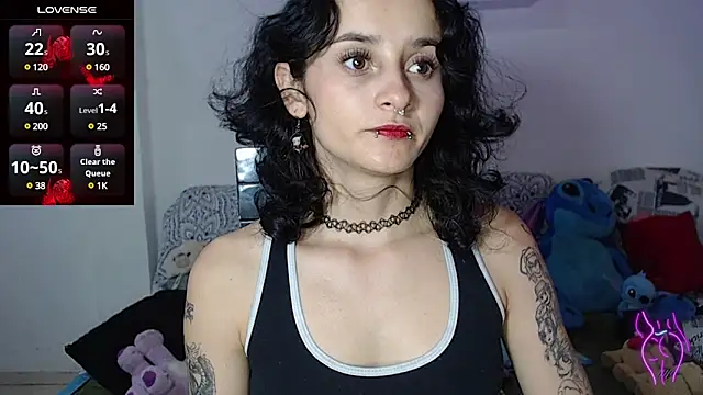 kitty22  online show from February 17, 2025, 2:04 pm