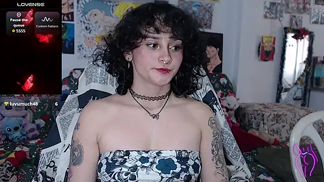 kitty22  online show from December 17, 2025, 2:34 pm