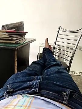 Snapshot of lund_lol chatting on October 24, 2025, 10:44 am lund lol online show from October 24, 2025, 10:44 am