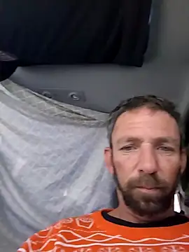 Snapshot of Treemandude chatting on December 16, 2025, 5:40 pm Treemandude online show from December 16, 2025, 5:40 pm