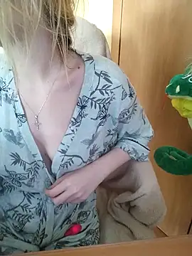 Elza kom online show from January 3, 2025, 5:39 am