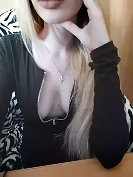 Elza kom online show from March 5, 2025, 9:38 am