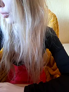 Elza kom online show from September 20, 2025, 3:29 am