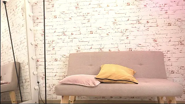 Sofhia cruz online show from March 23, 2026, 6:34 pm