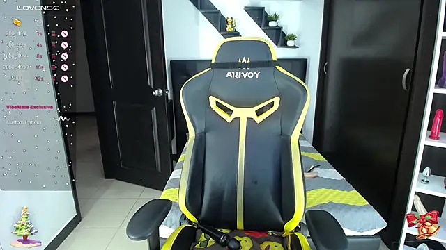 Snapshot of kendalladam chatting on December 5, 2025, 8:27 pm kendalladam online show from December 5, 2025, 8:27 pm