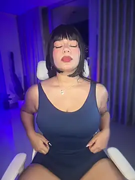 Snapshot of RavenM8 chatting on January 8, 2026, 1:41 am RavenM8 online show from January 8, 2026, 1:41 am