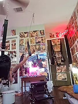 luvs2cumm69 online show from March 19, 2025, 9:05 pm