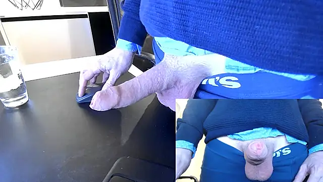 Snapshot of sperma_tributes chatting on December 17, 2025, 4:46 pm sperma tributes online show from December 17, 2025, 4:46 pm