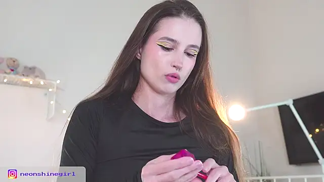 NeonShine online show from October 7, 2025, 5:04 am