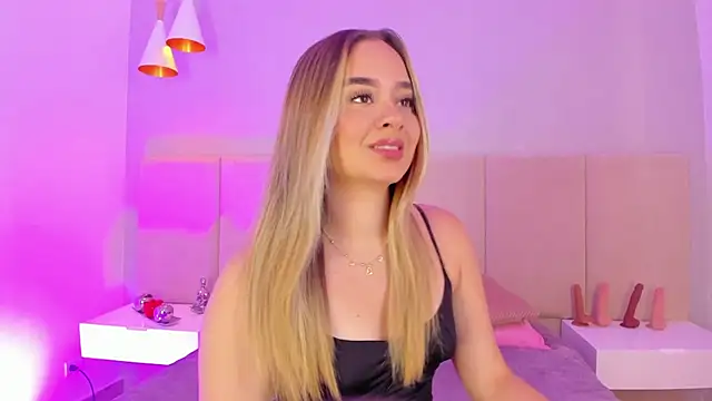 Snapshot of sofia_pamela chatting on December 19, 2024, 7:18 pm sofia pamela online show from December 19, 2024, 7:18 pm