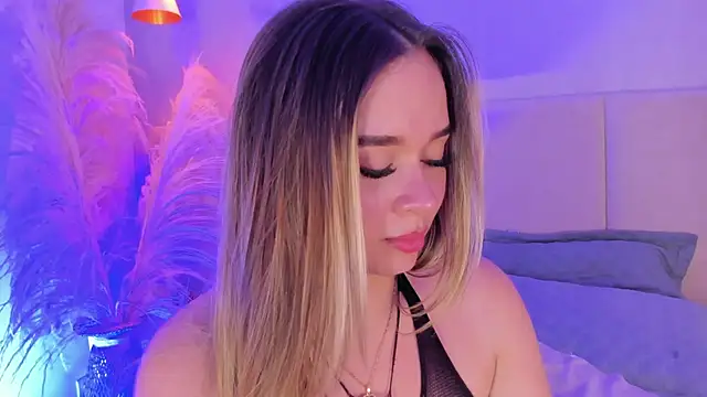 Snapshot of sofia_pamela chatting on March 1, 2025, 1:32 am sofia pamela online show from March 1, 2025, 1:32 am