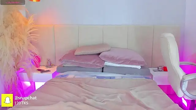 Snapshot of sofia_pamela chatting on November 11, 2025, 7:25 pm sofia pamela online show from November 11, 2025, 7:25 pm