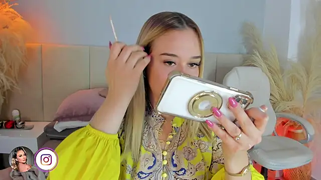 Snapshot of sofia_pamela chatting on February 4, 2026, 7:09 pm sofia pamela online show from February 4, 2026, 7:09 pm