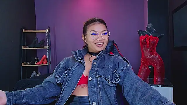 Snapshot of JadaRoberts chatting on December 10, 2024, 11:51 pm JadaRoberts online show from December 10, 2024, 11:51 pm