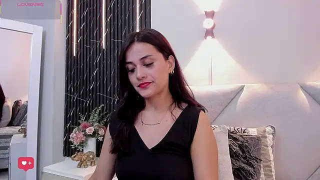 Snapshot of katrina_kaif_x chatting on November 3, 2025, 6:53 pm katrina kaif x online show from November 3, 2025, 6:53 pm