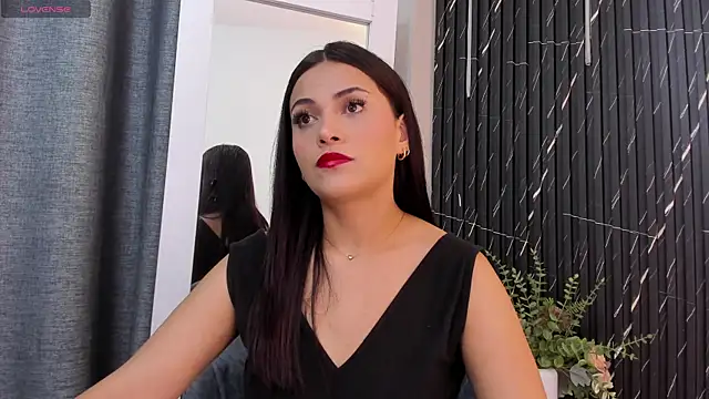 Snapshot of katrina_kaif_x chatting on December 2, 2025, 7:09 pm katrina kaif x online show from December 2, 2025, 7:09 pm