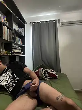 Snapshot of Magicerosxx69 chatting on January 17, 2026, 4:54 pm Magicerosxx69 online show from January 17, 2026, 4:54 pm