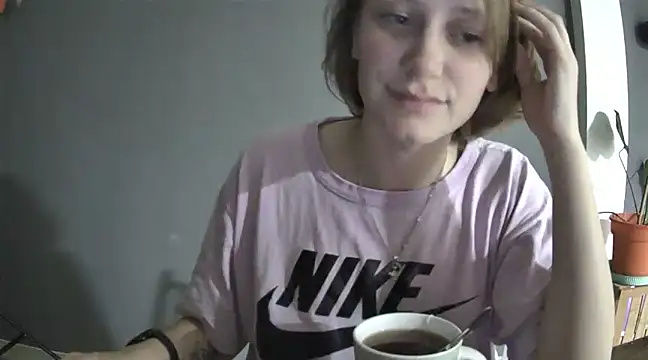 Snapshot of stupid_babybird chatting on March 9, 2025, 8:18 am stupid babybird online show from March 9, 2025, 8:18 am