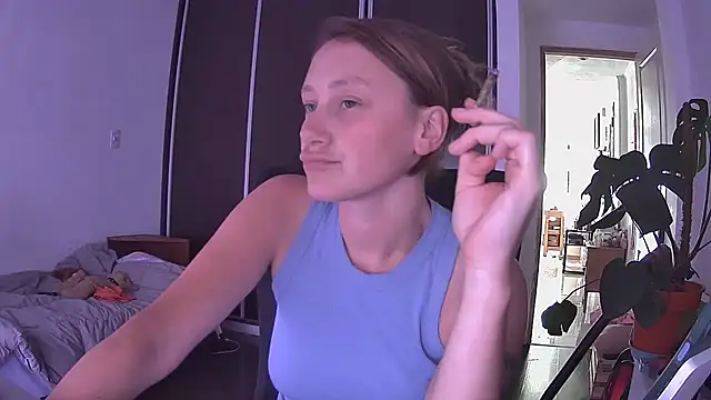 Snapshot of stupid_babybird chatting on December 19, 2025, 9:11 pm stupid babybird online show from December 19, 2025, 9:11 pm