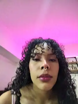 Snapshot of TheKing6ix9ine69 chatting on March 6, 2026, 7:10 pm TheKing6ix9ine69 online show from March 6, 2026, 7:10 pm