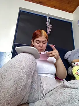 Snapshot of sara_winehouse1 chatting on March 13, 2026, 7:53 pm sara winehouse1 online show from March 13, 2026, 7:53 pm