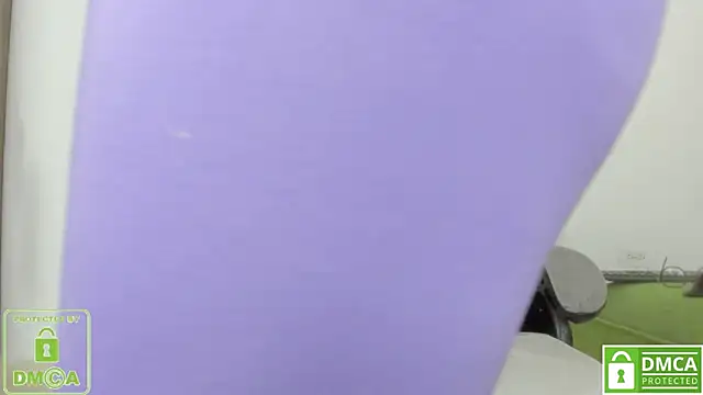 Snapshot of isa_loves_cum chatting on December 8, 2024, 11:40 pm isa loves cum online show from December 8, 2024, 11:40 pm