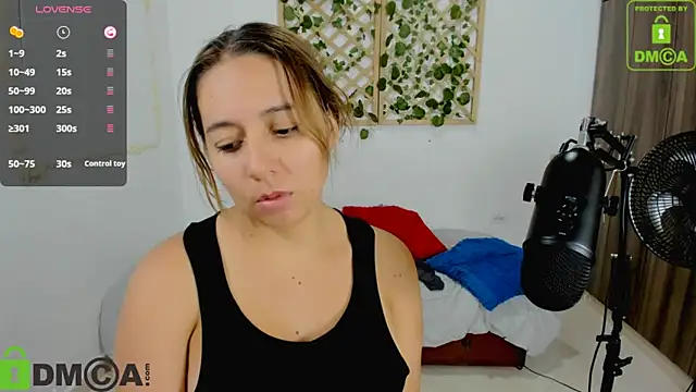 Snapshot of isa_loves_cum chatting on November 13, 2025, 9:36 pm isa loves cum online show from November 13, 2025, 9:36 pm