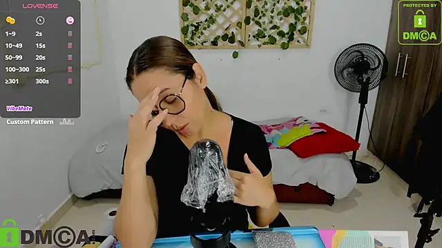 Snapshot of isa_loves_cum chatting on November 19, 2025, 10:10 pm isa loves cum online show from November 19, 2025, 10:10 pm