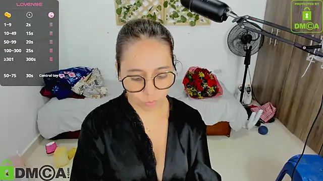 Snapshot of isa_loves_cum chatting on November 26, 2025, 9:38 pm isa loves cum online show from November 26, 2025, 9:38 pm