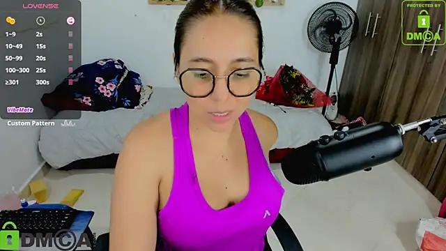 Snapshot of isa_loves_cum chatting on November 27, 2025, 10:56 pm isa loves cum online show from November 27, 2025, 10:56 pm